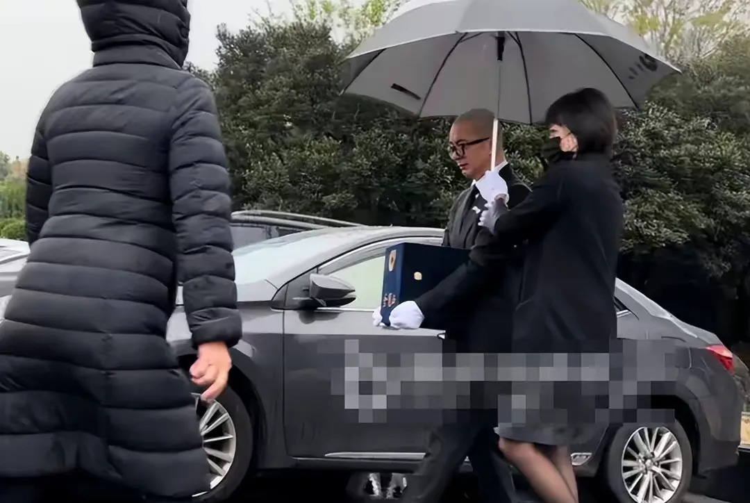具俊晔和大S的爱情故事











大S再婚了！她竟然嫁给了年轻时的偶