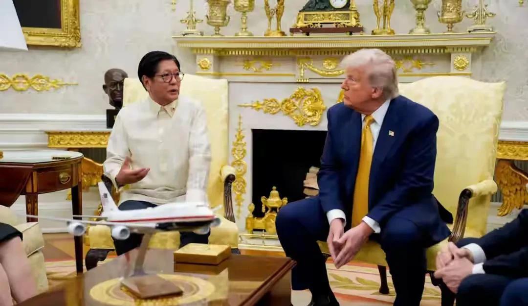 小马科斯想拉美国下水，结果特朗普撇的一干二净
菲律宾总统小马科斯日前访美，在共同