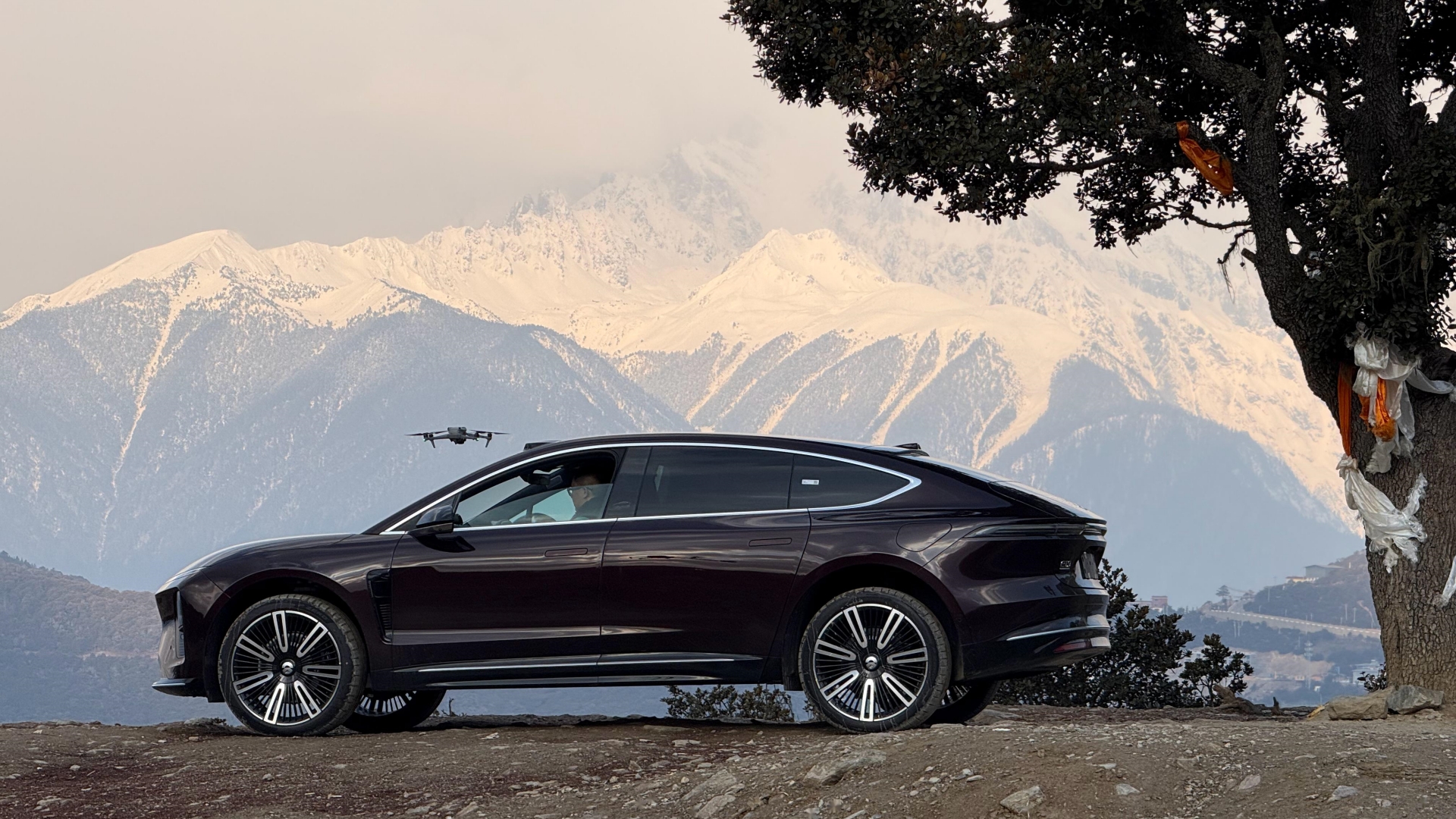 蔚来ES8准车主最担心的事情，现在买车后，出固态电池怎么办？