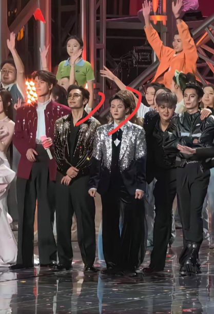 檀健次居然比黄晓明还矮？ ​​​