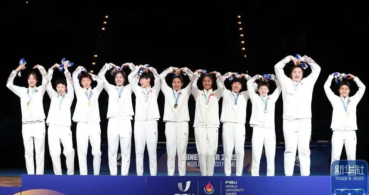 歌唱祖国响彻球馆！中国女篮大运会力克美国卫冕冠军
当球迷还在为中国女篮在亚洲杯半