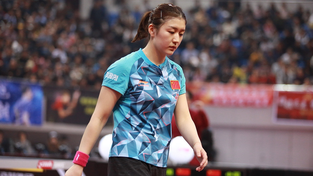 陈梦乒乓球馆教母扣杀！母女亲子对战引泪目