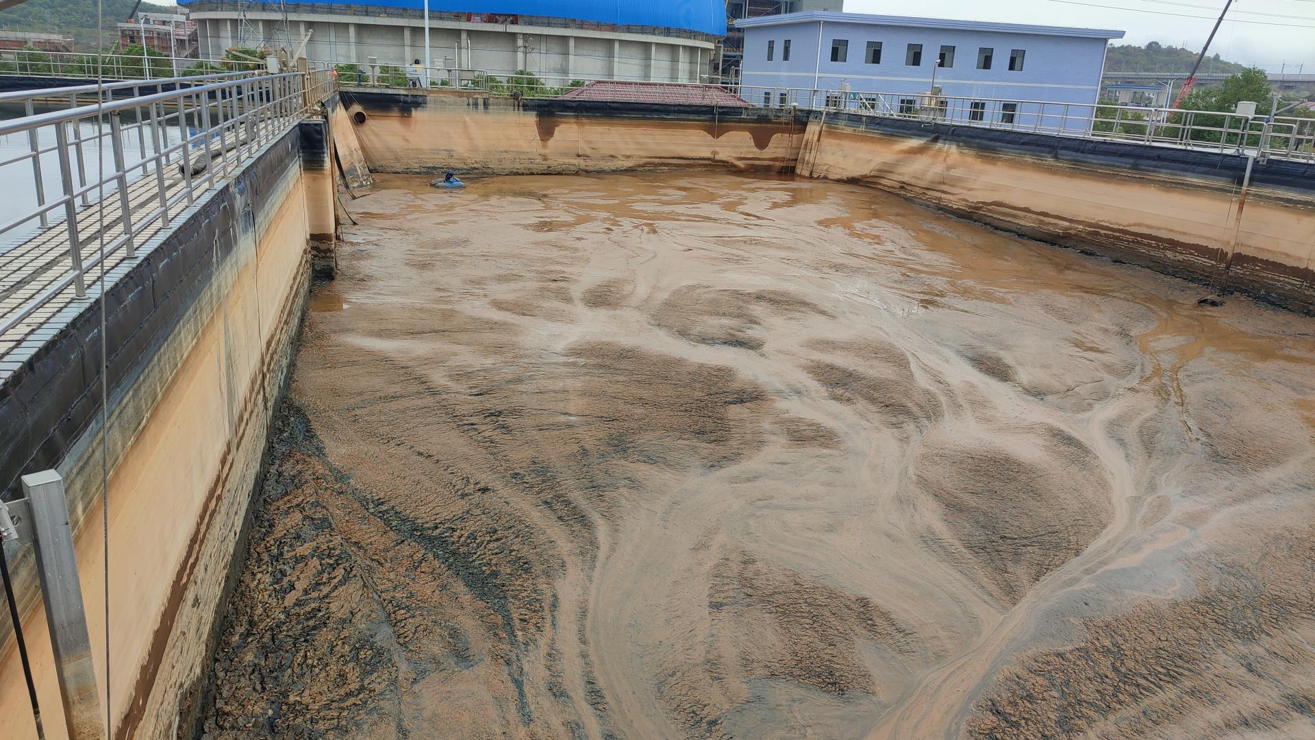 污水处理厂厌氧池污泥处理办法