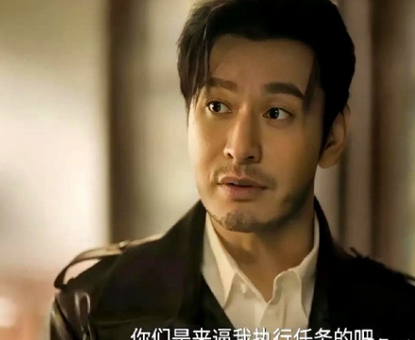 《潜渊》下集预告：

原来黄晓明饰演的梁朔，第二重身份，是军统的人，天蝎就是梁朔