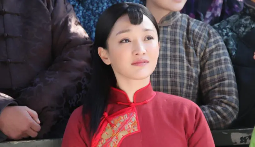 拍《红高粱》时，女主九儿这个角色上，郑晓龙首先相中的是身材高大傲人的张雨绮，但是