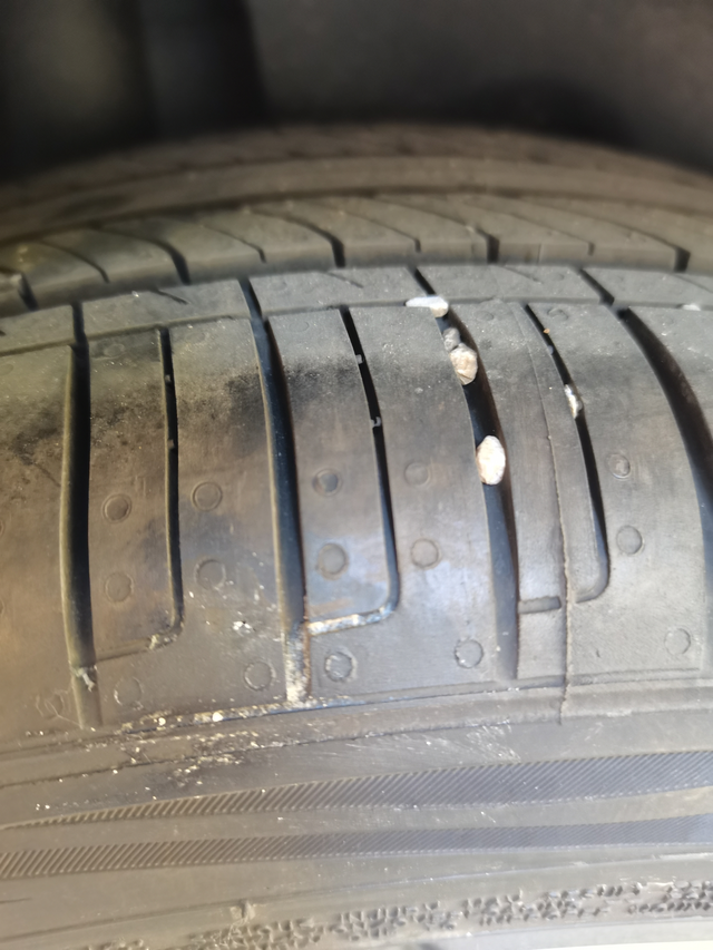 补后的轮胎
大家一定要重视胎压问题呀