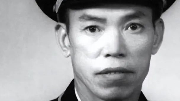 47年梁兴初逛商场买烟发现没带钱，立刻给刘亚楼打电话：借我点钱