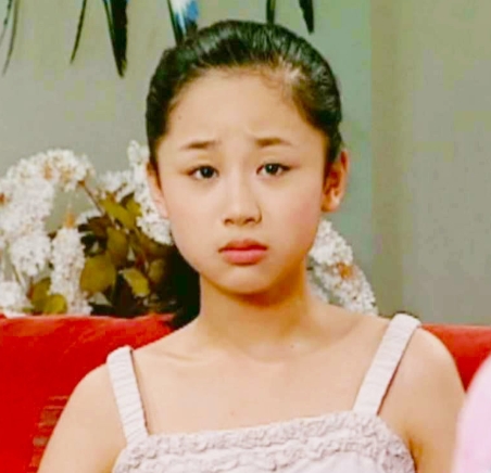 提起杨紫，大家一定不陌生，作为当红小花旦，其近几年出演的影视作品如《香蜜沉沉静如