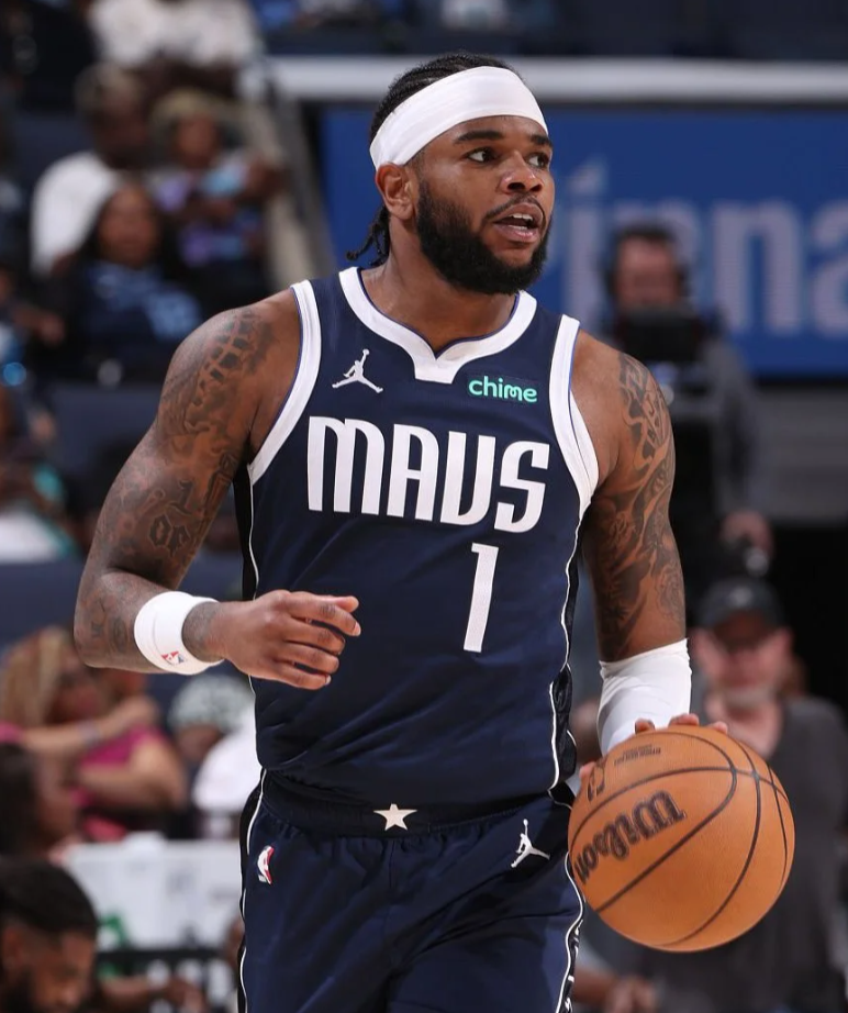 美媒NBA Central更新社交媒体，转载Jake Fischer有关独行侠的