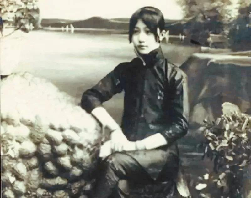 1935年，杜月笙去锦江吃饭，等了好久也没有座位。他只好叫来服务员，生气地说：“