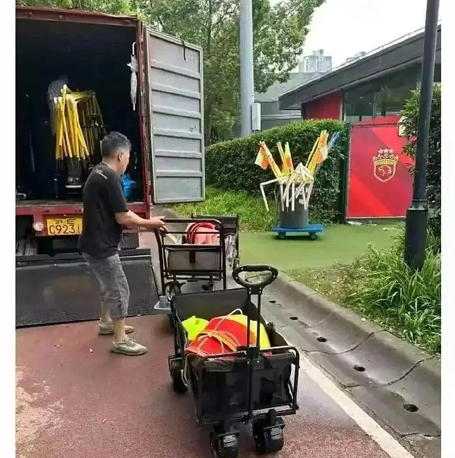 海港训练基地终于要搬家！世纪公园还给了市民！海港此前在世纪公园训练基地！海港现在