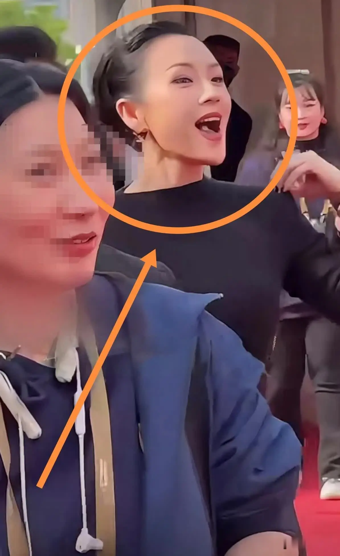 章子怡竟然也在舌头上打了舌钉？