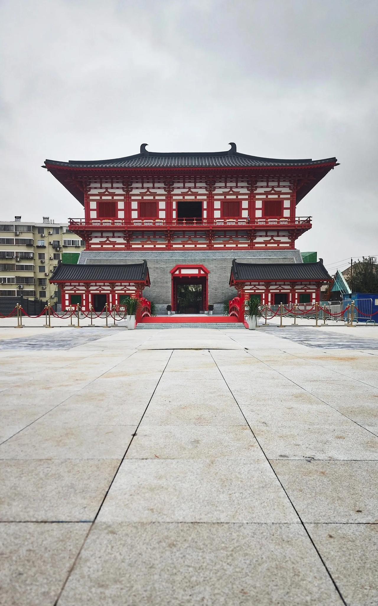 洛阳的玄武门南广场快修建好了，从玄武门上看，洛阳的隋唐洛阳城宫城确实气派。
这些