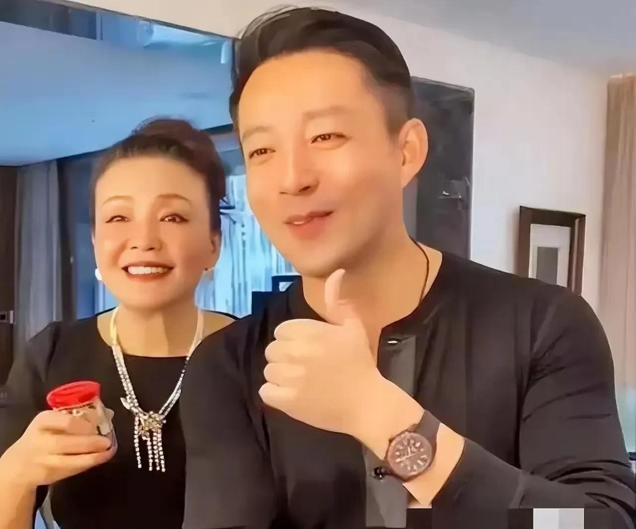 张兰汪小菲坦然生活





见过内涵别人，没见过这么内涵自己的。大S一家，戏真