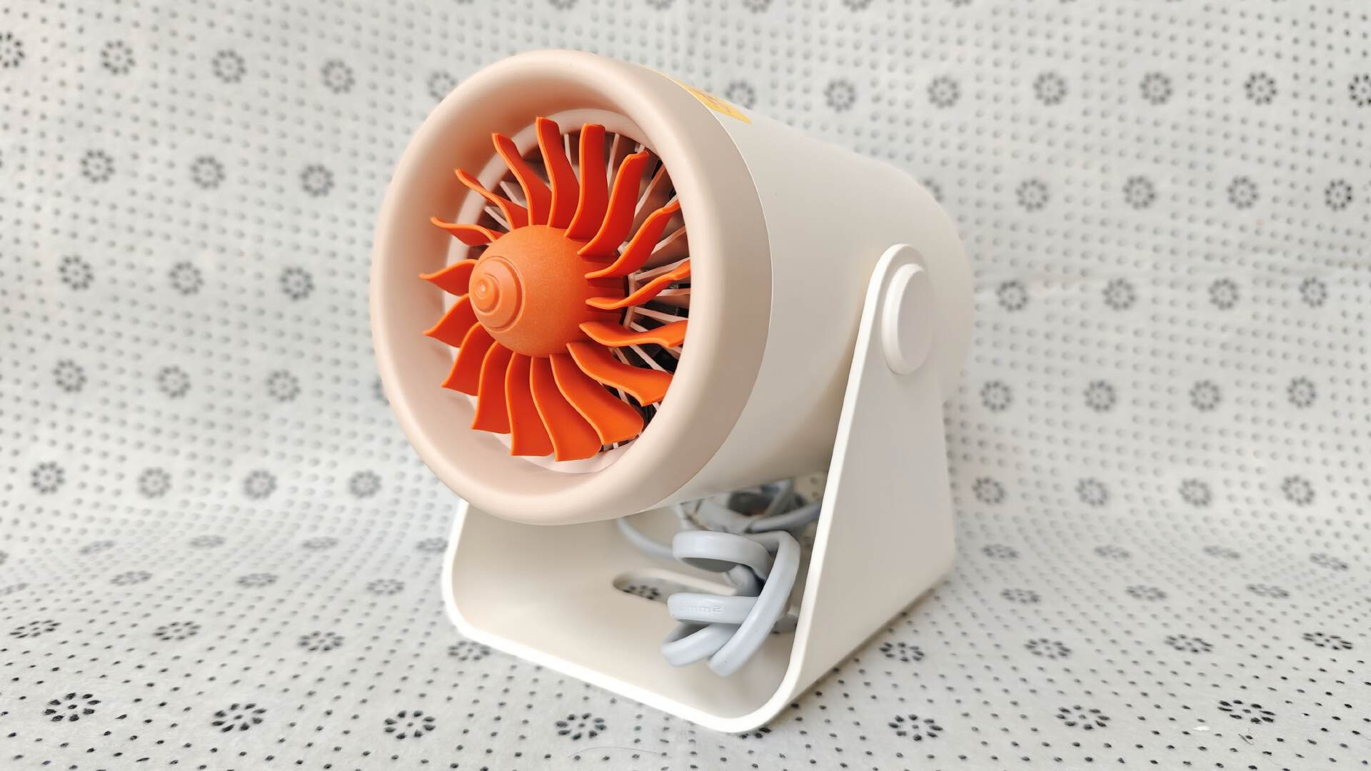 Warm mini暖风机：让办公写作不寒冷