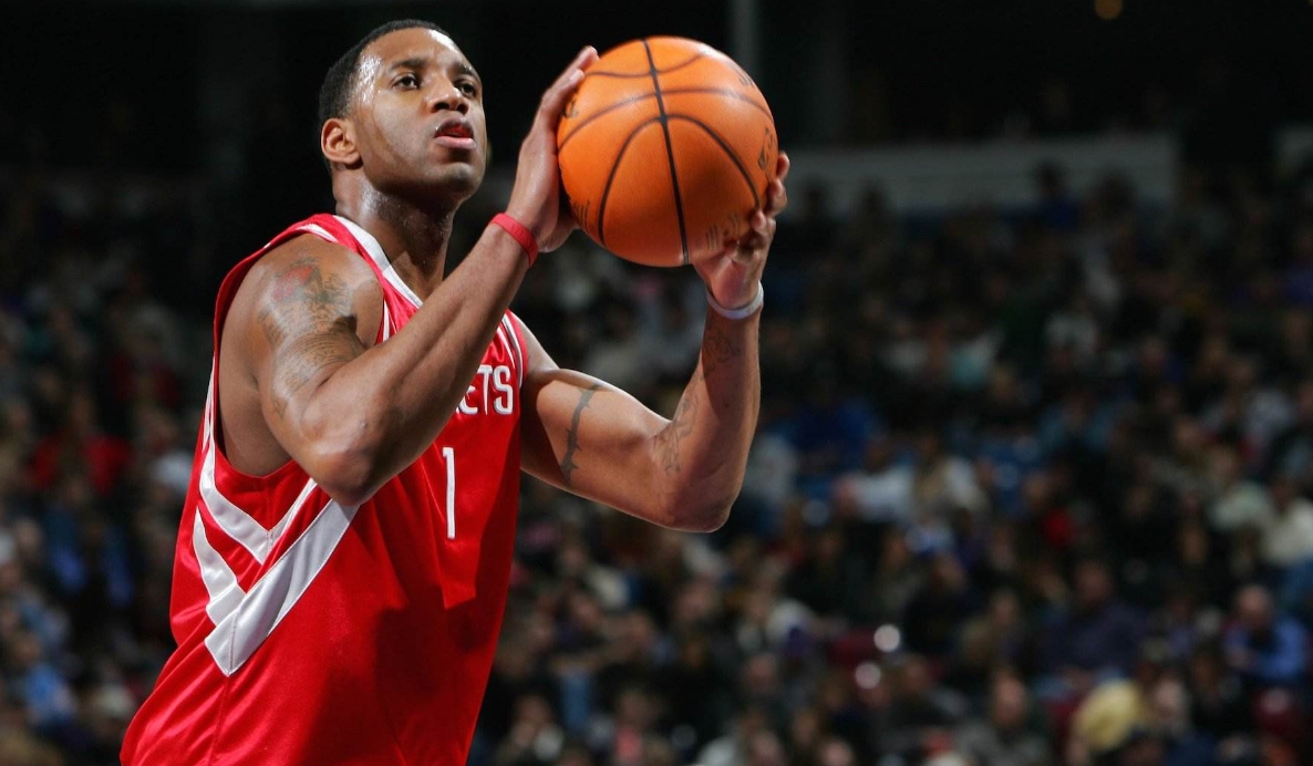 麦迪算不算NBA最大的泡沫？
麦迪强势期大概只有两年，之后得益于姚明的曝光率，在