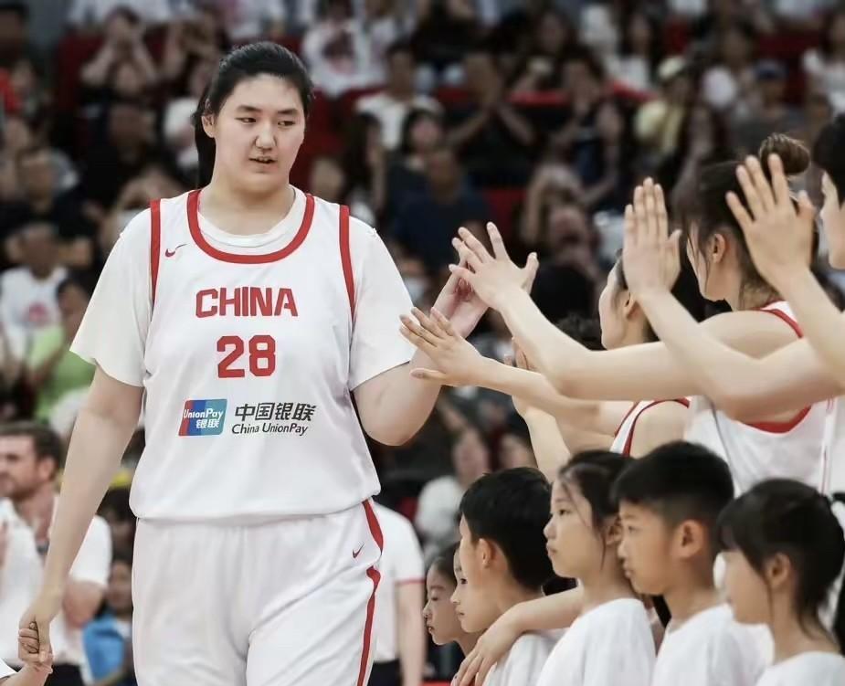 中国女篮101-55大胜波黑女篮，本场比赛不得不说的3个不争事实。
1、年仅18