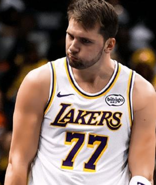 东契奇24分12助攻，湖人轻取鹈鹕。NBA杯小组赛，湖人客场挑战残阵鹈鹕，这场比