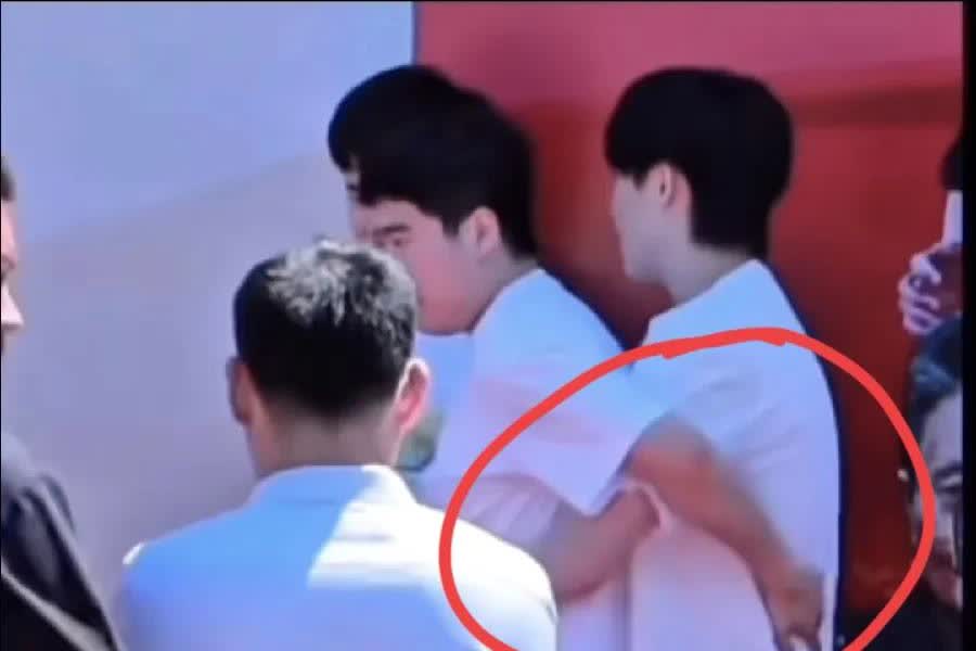 实锤了，
大胖头是真甜！
网友调侃:
魏桥就是靖王带着三个妃子，
可根据