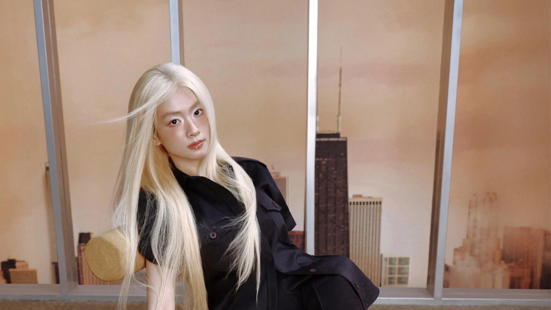 陈昊宇“一键切换”：金发女郎与年代大妞，这反差太绝了！