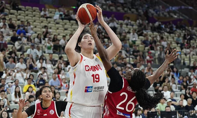 中国女篮突发！18岁主力训练紧急送医，球迷愤怒声讨！
刚刷到中国女篮震撼消息：1