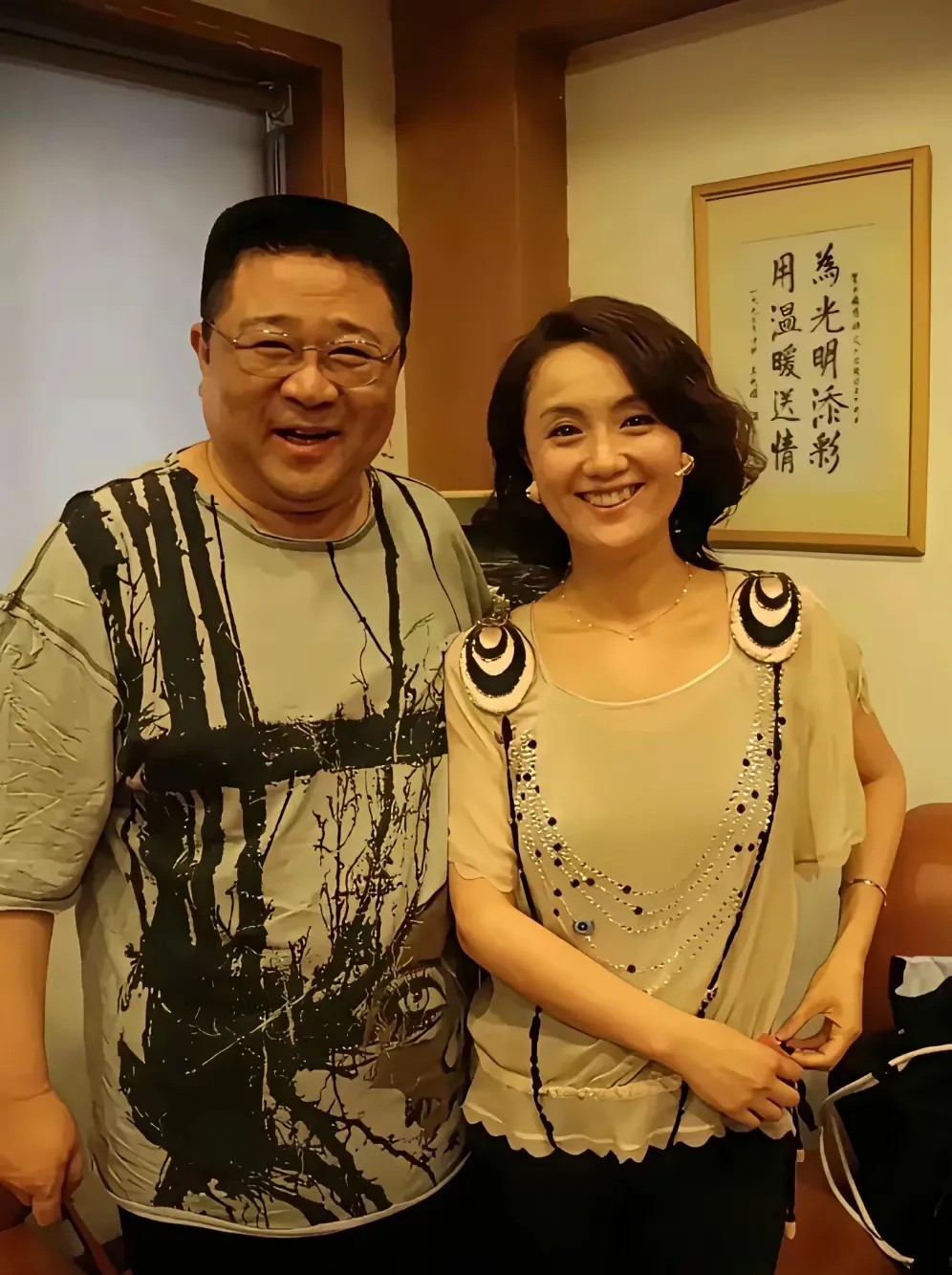 梁冠华和朱媛媛，二人把《贫嘴张大民的幸福生活》演绎成了经典

这张电视剧照，是剧