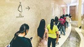 为什么不把公共场所的女厕所设计得比男厕所大一些？