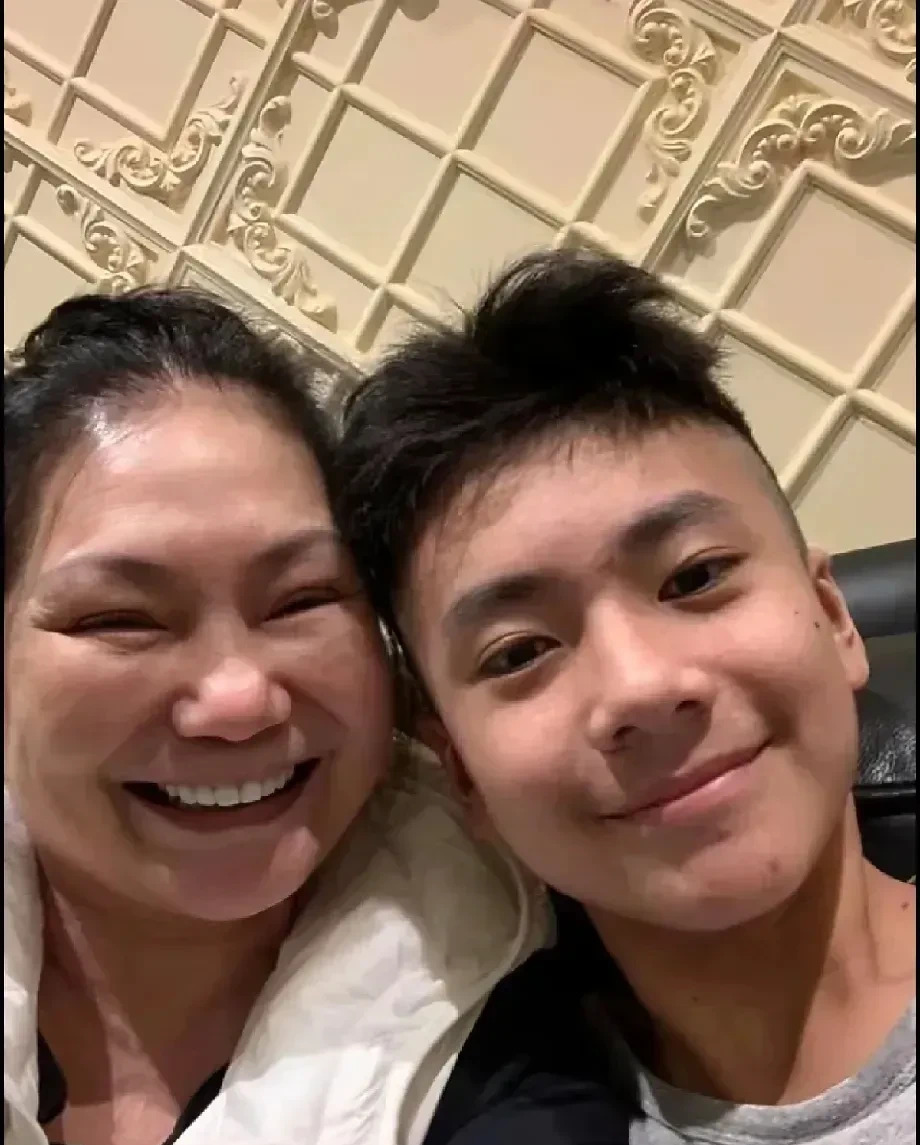 大S妈妈为房子产权操碎心











大S妈妈最近真是让人捉摸不透！一