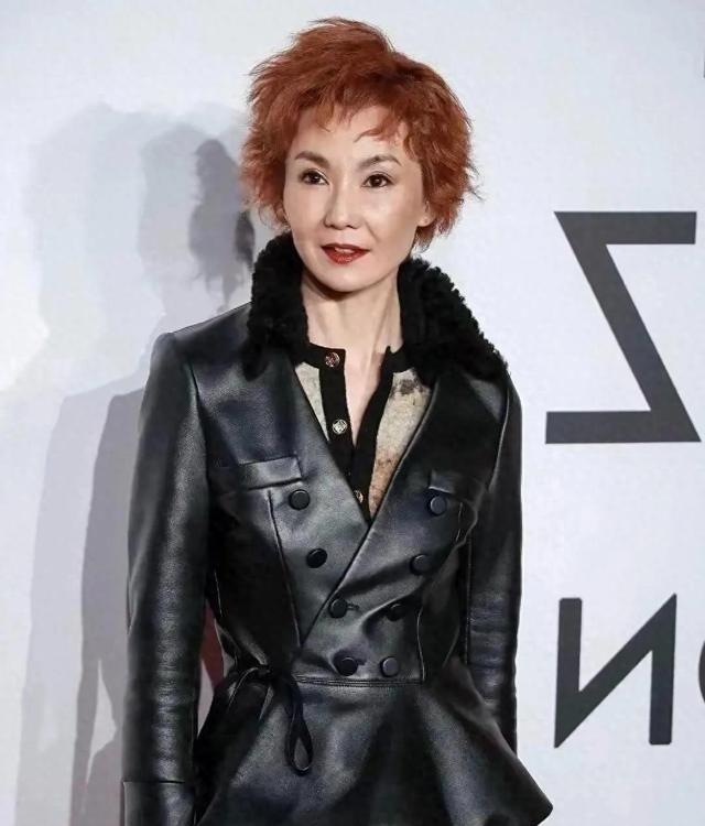 张曼玉今非昔比：曾经的梦中情人如今快认不出来了！！
张曼玉当年红得发紫。清纯脸蛋