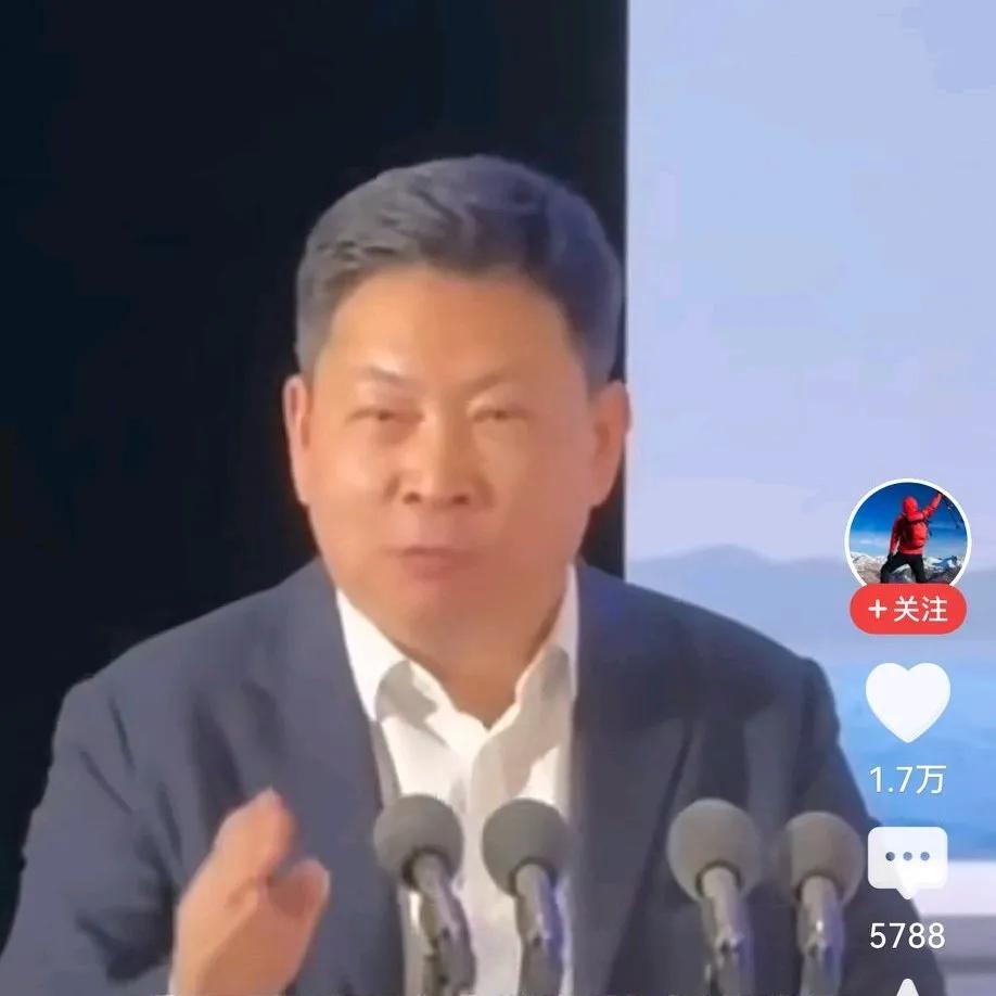 打脸很响！
余承东去年愤愤不平的吐槽
“你不要看网上小喷子故意黑我们，你自己去开