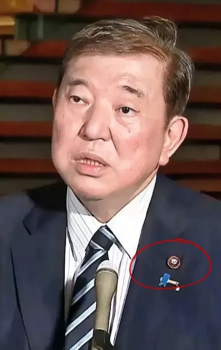 就在刚刚
 日本发布最新动态。
2025年7月21日中午，日本首相石破茂将与公明