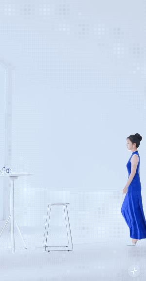 哇，谭松韵快美翻啦!这是不是她刚拍的春日广告大片呀？
TAKAMI大中华区代言人