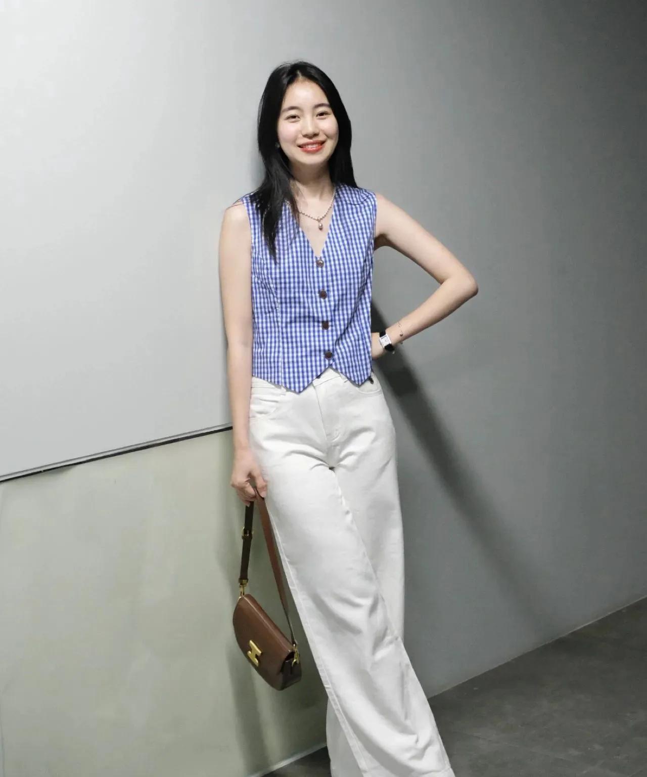 #女生怎么穿搭会看上去很优雅#你不漂亮但是很优雅