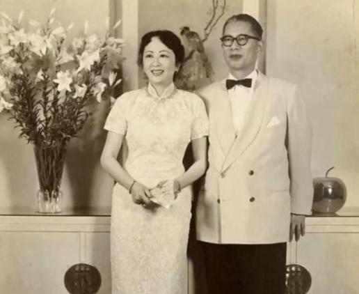 1939年，孔祥熙23岁长子，偷偷迎娶了妈妈宋霭龄40岁的牌友，得知消息，老两口