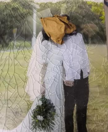 结婚三天，男子被告知妻子婚前与三个男人同居，怒告离婚。



浙江小周，家境普通