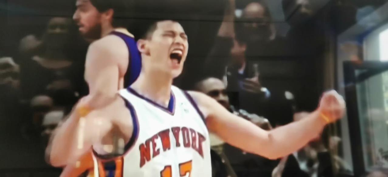 林书豪也退役了
那个红极一时的林疯狂退役了，那个曾经与科比一起比拼的林疯狂，那个