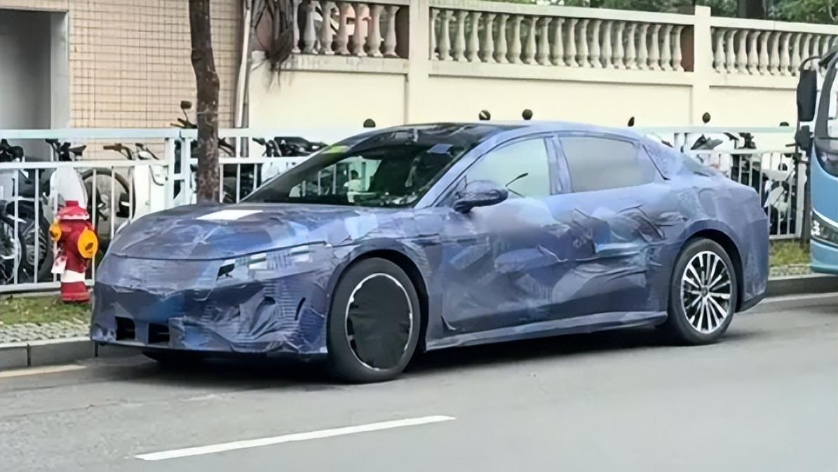 比亚迪新旗舰谍照曝光！比汉L大一圈，配激光雷达，或搭载易三方