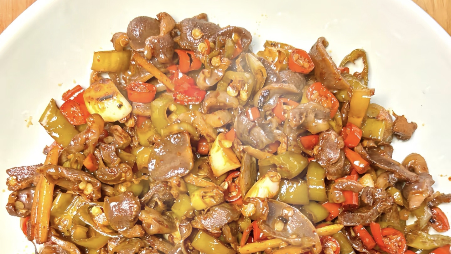 这道酸辣鸡杂让我连干三碗饭