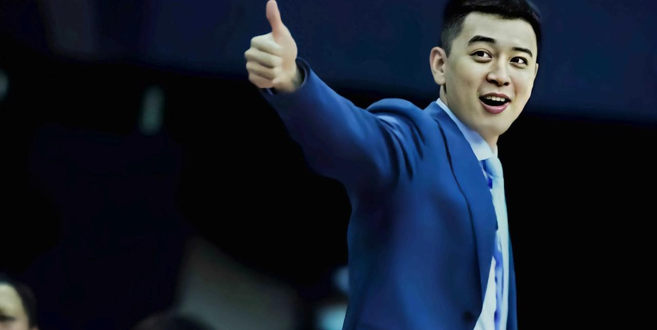 杨鸣激励全队，士气高昂迎挑战！今晚张镇麟虽缺战，韩德君却伤愈归来添战力。全队上下
