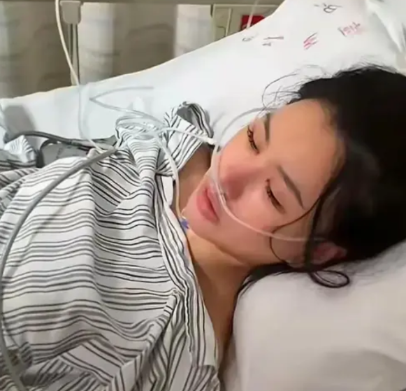 22刀挡下的不只是死亡，还有冷漠！
杭州万象城停车场，30岁的马女士购物完准备回