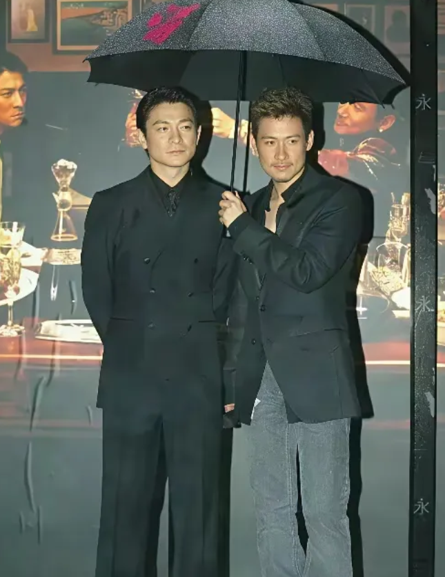 不论演技，不论长相、也不论唱功！单论气场而言，他俩谁的更足一些！