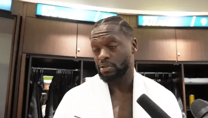 森林狼以115-116不敌湖人。赛后，森林狼球员朱利叶斯-兰德尔接受了采访。
谈