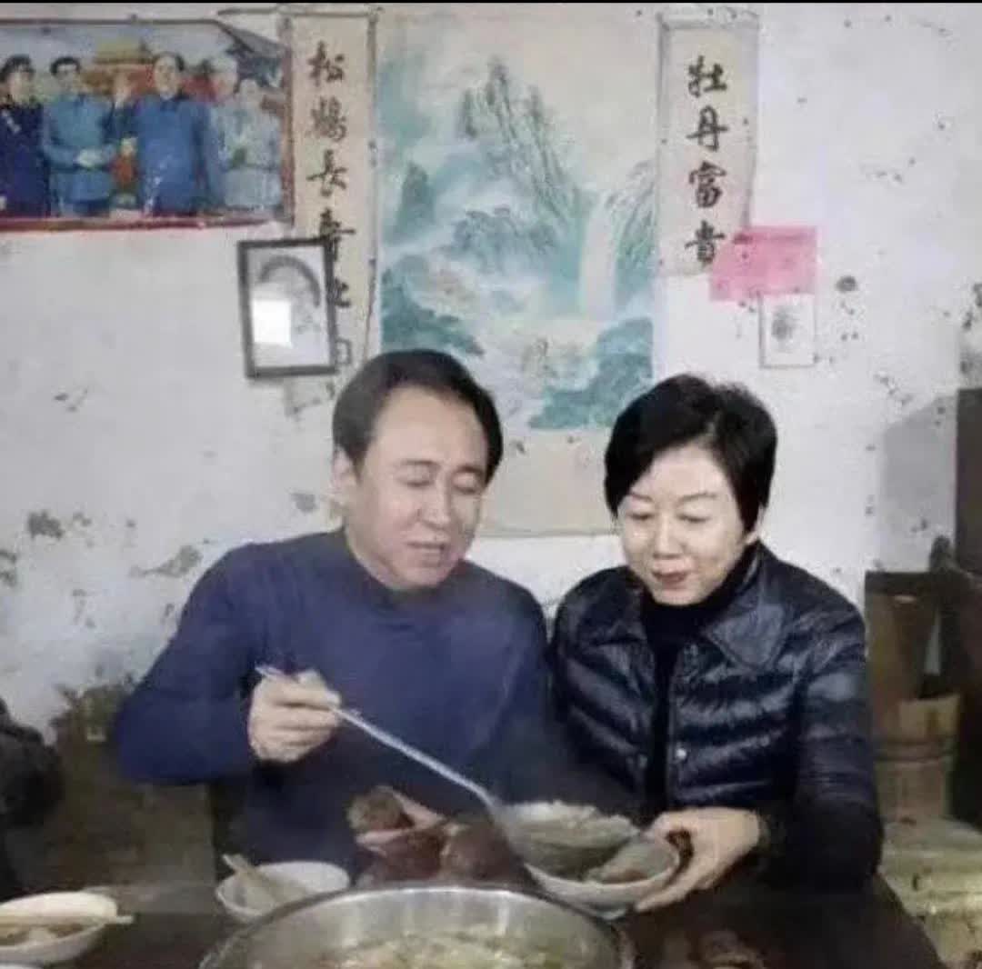 有能力的男人是方方面面有能力
原来许家印最厉害不是捅娄子
而是在现在这种情况
