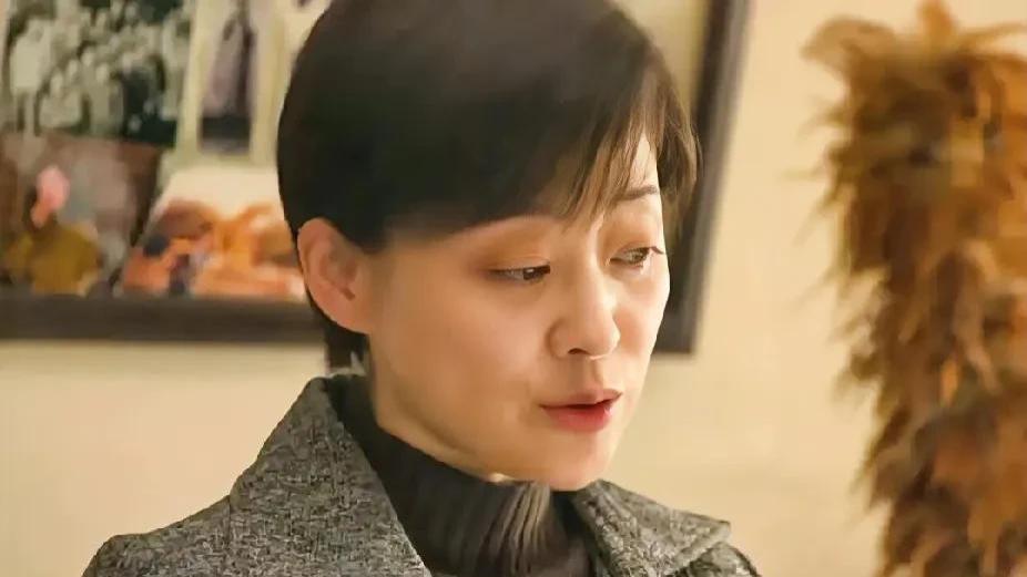 六姊妹：何家丽被亲妈和六妹赶出老宅时，为何其他妹妹选择沉默？