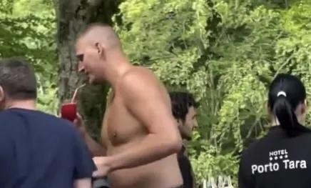 约基奇在夏天尽情放纵，依旧不影响他在下赛季统治比赛！
约基奇的天赋被低估了，就当