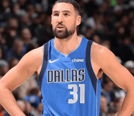 克莱-汤普森（左膝伤病管理）已被升级为今日比赛可出战。
在此前，克莱-汤普森的状