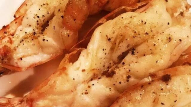 香浓黄油斑节虾：海洋与黄油的完美邂逅