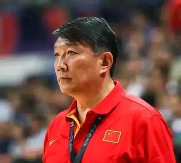 如果中国女篮主教练宫指导辞职了，谁会成为新的女篮主教练？
        还用曾