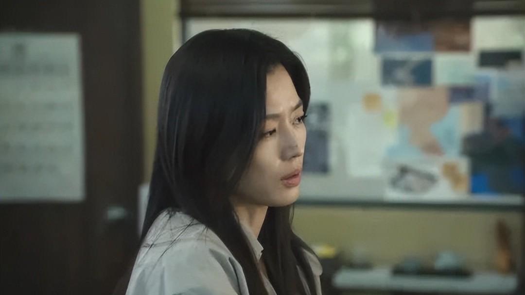 全智贤新剧涉辱华风波，网友齐呼：品牌解除约，滚出中国市场！