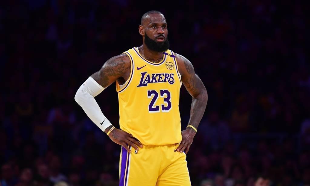 力压乔丹科比！詹姆斯连续21个赛季入选最佳阵容
5月24日，NBA官方公布202